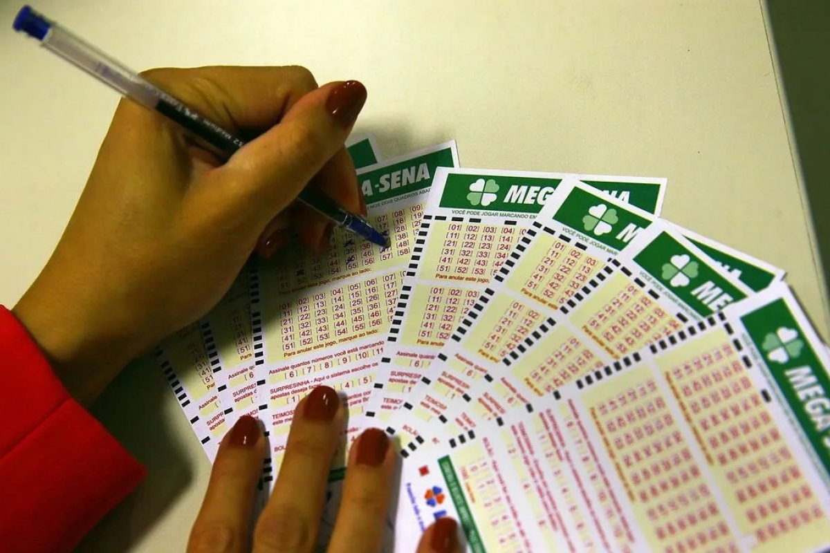 Mega-Sena: concurso acumula e deve pagar R$ 22 milhões