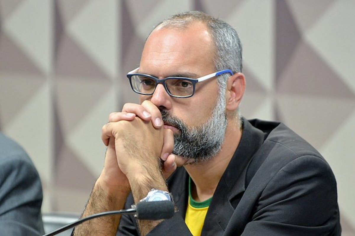 Allan dos Santos é condenado a 1 ano e 7 meses de detenção