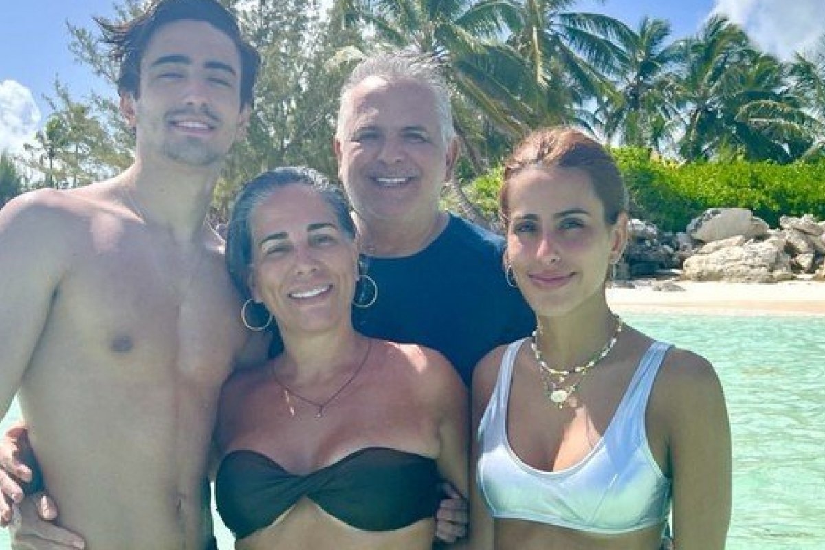 Gloria Pires curte Bahamas com marido e filhos!