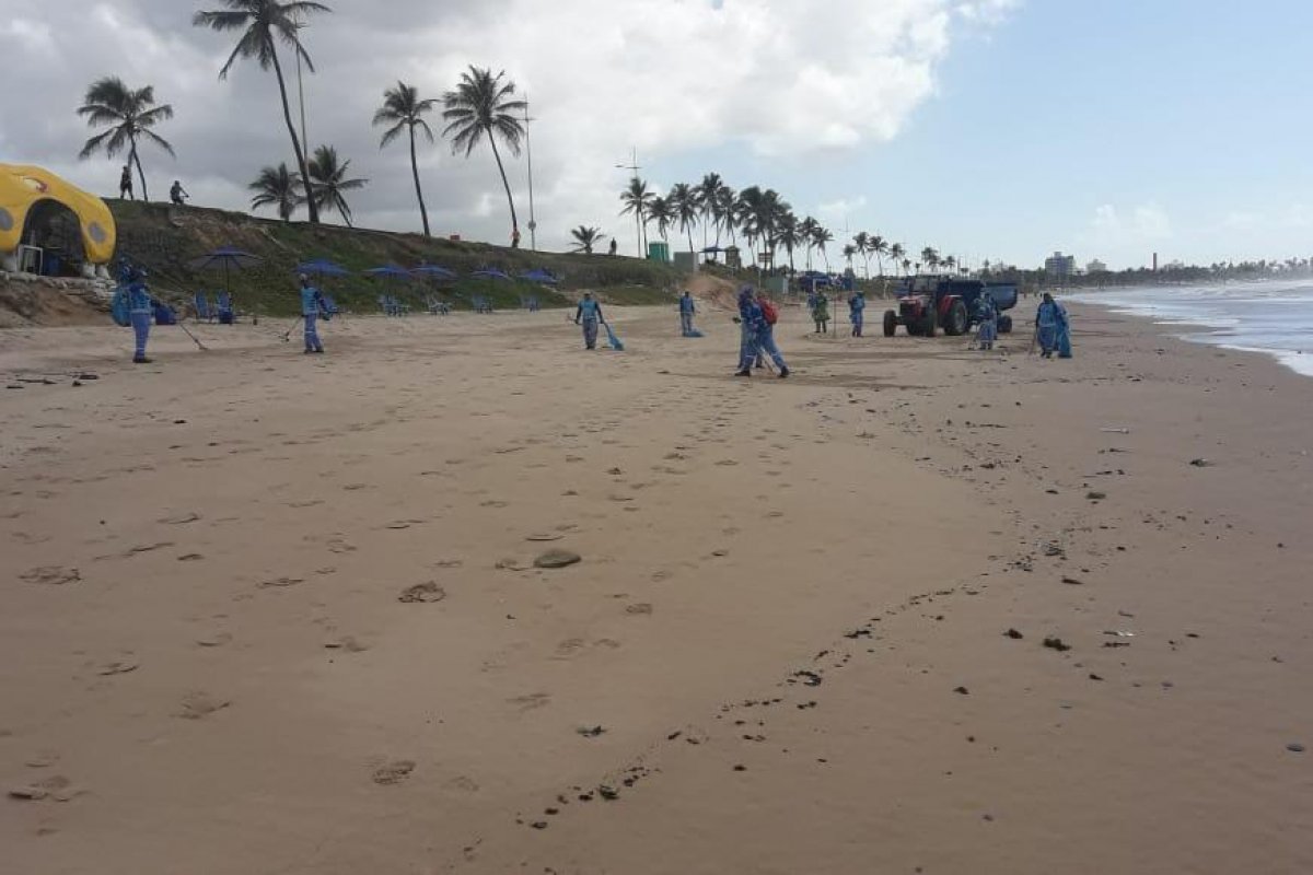 Salvador registra redução das manchas de petróleo