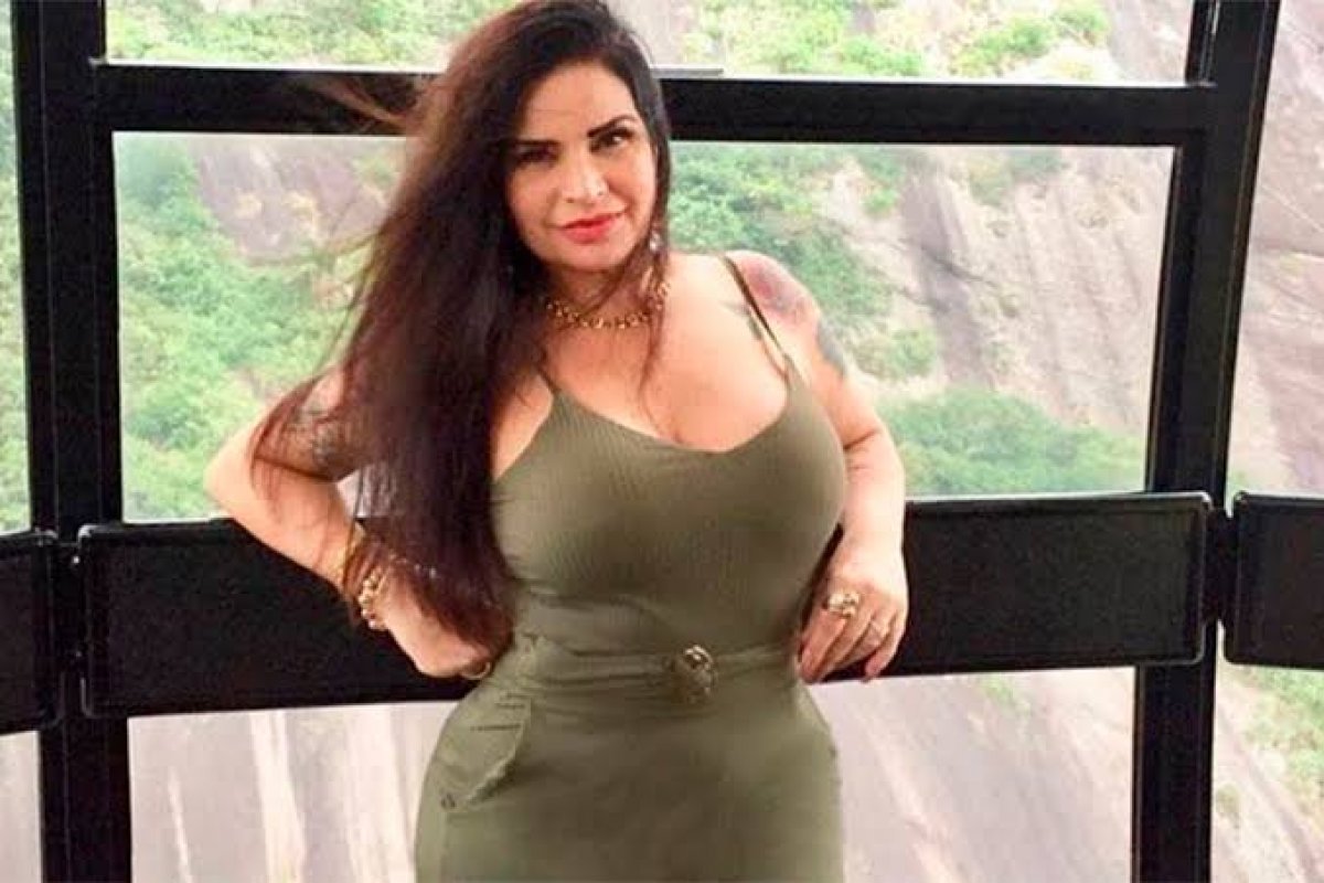 Solange Gomes se revolta ao pagar por sacola na Zara: "Vergonhoso"