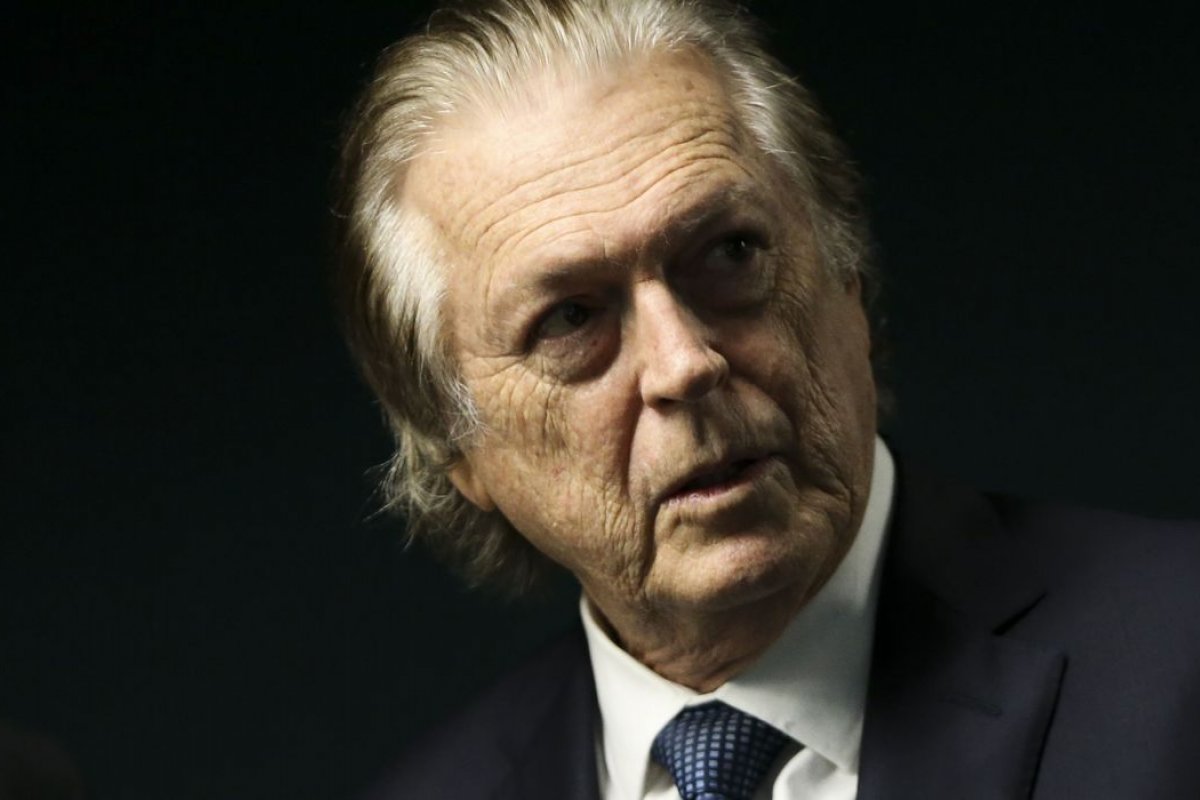 Luciano Bivar anuncia desistência de candidatura à Presidência; parlamentar concorrerá a vaga na Câmara