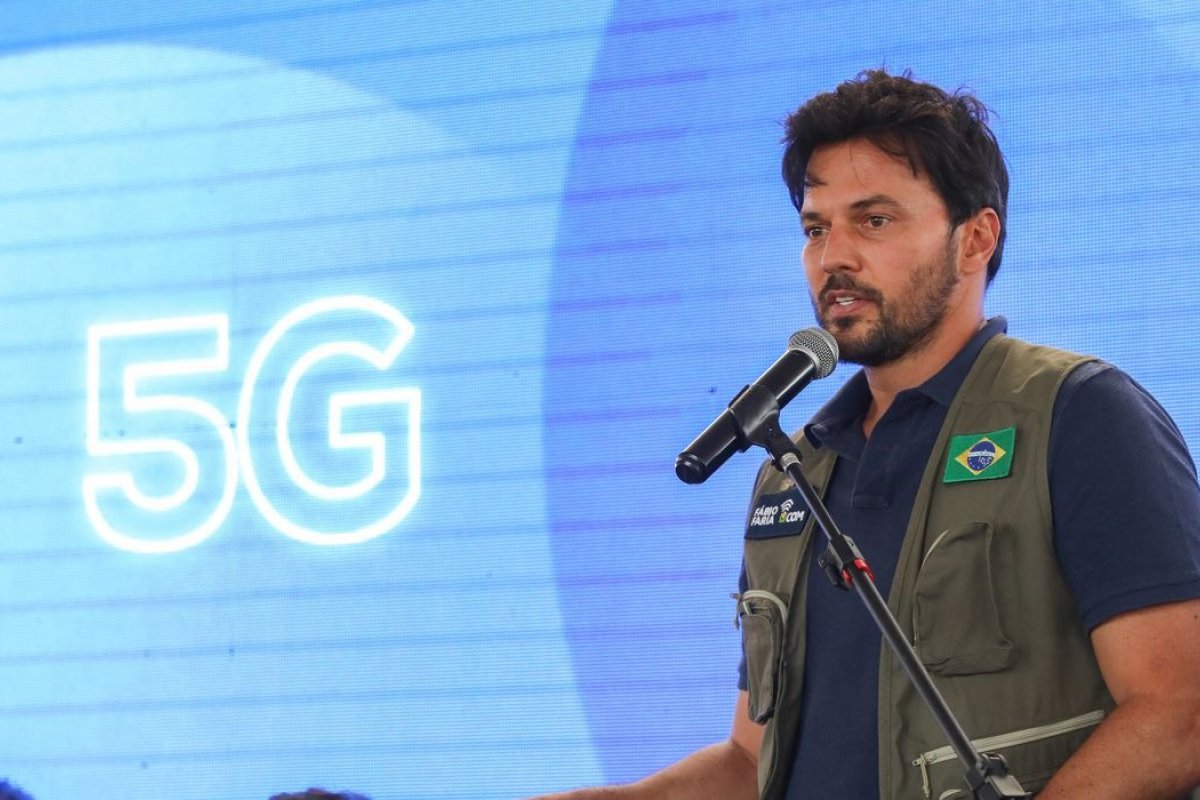 Ministro das Comunicações vai à Apple pedir atualização do iPhone para 5G