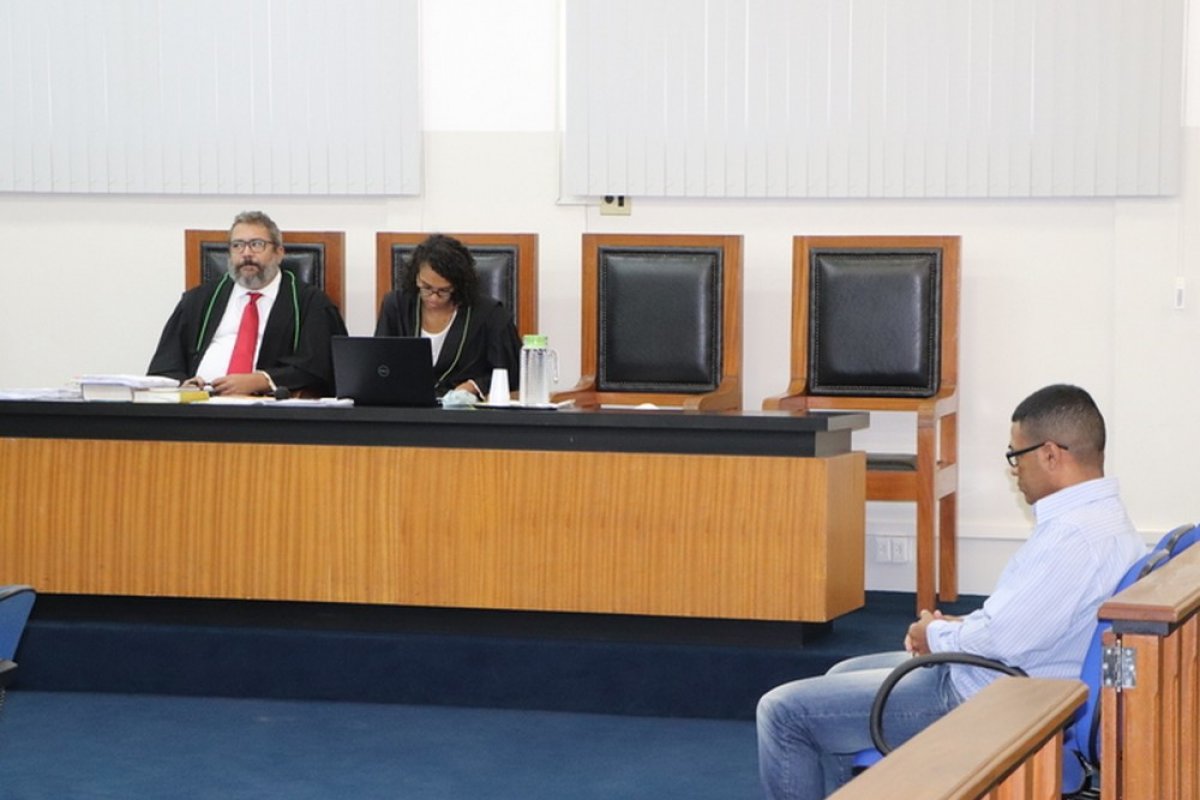 Condenado a 30 anos de prisão por morte de duas mulheres é absolvido em nova audiência na Bahia