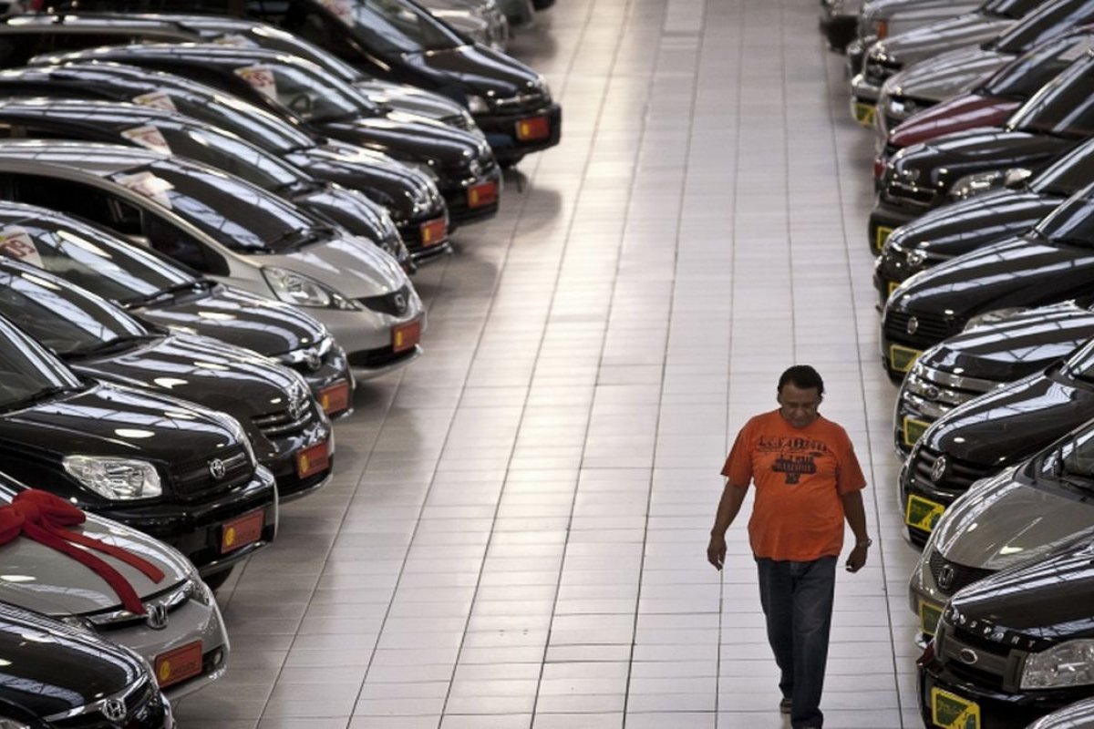Vendas de veículos sobem 3,7% em julho contra julho de 2021, diz Fenabrave