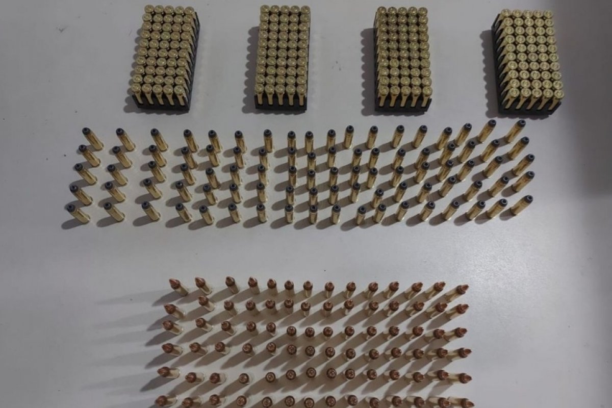 Polícia Militar apreende mais de 300 munições durante operação em Lauro de Freitas