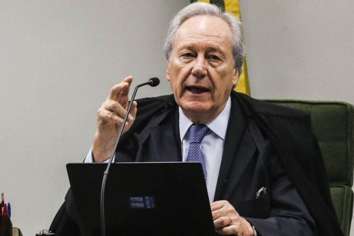 Lewandowski atende ao pedido da PGR e arquiva investigação contra ministro da CGU