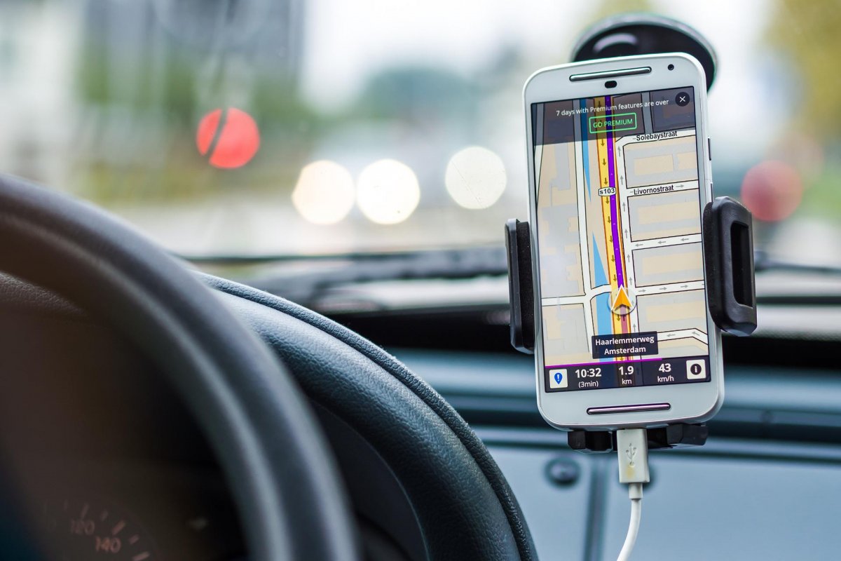 Líder do MDB apresenta PL que prevê pagamento de auxílio gasolina a motoristas de app