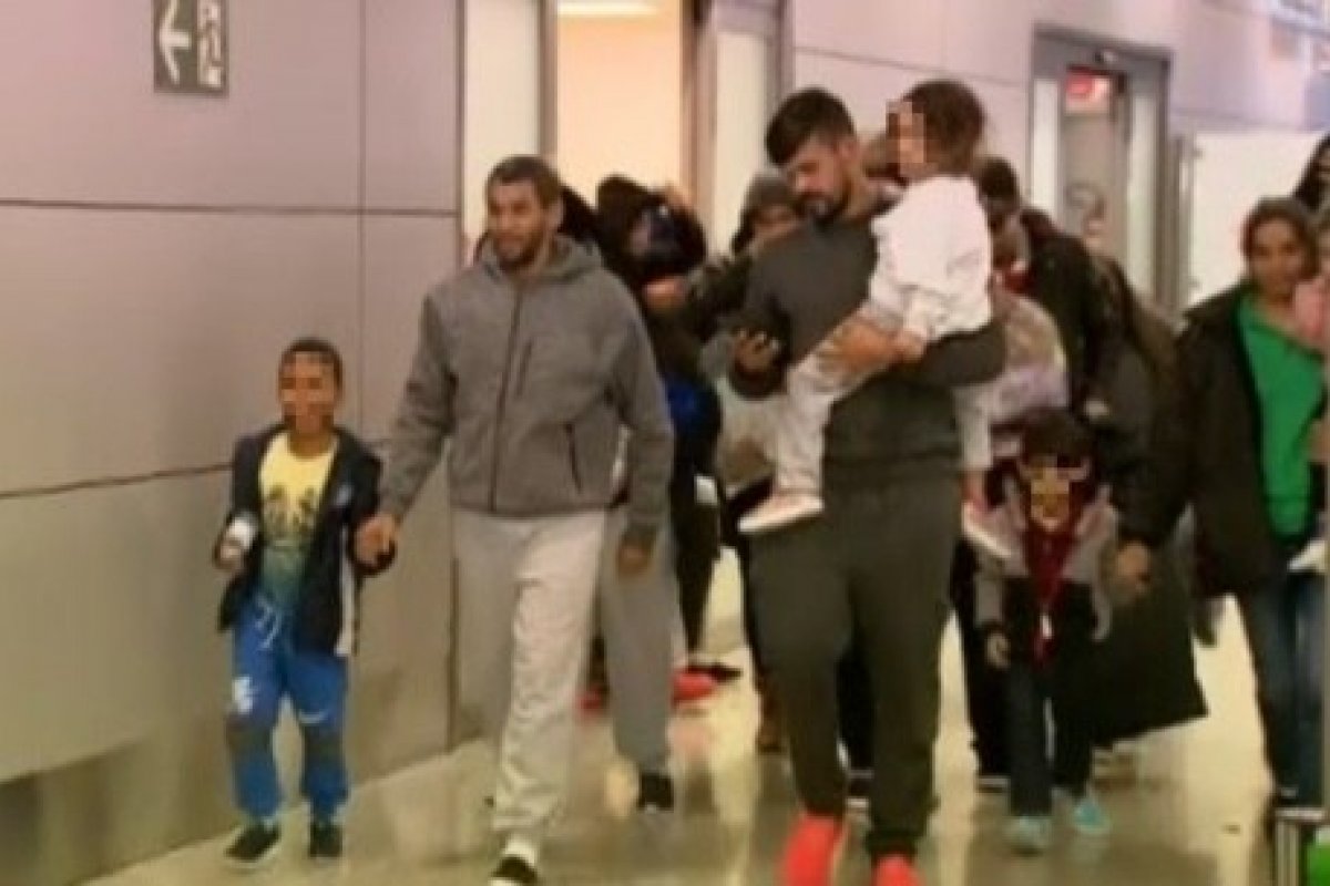 Número de brasileiros deportados dos EUA atinge marca dos 2.420 cidadãos