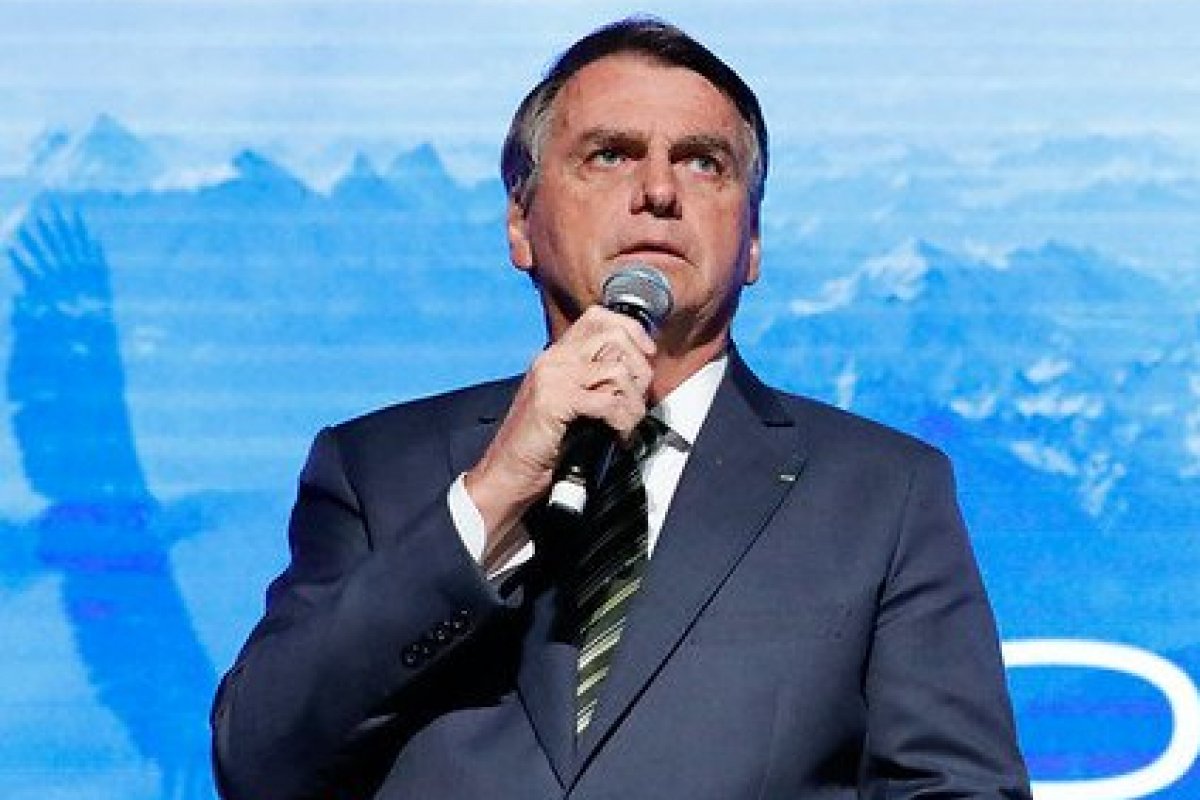 Bolsonaro volta a criticar manifesto em defesa da democracia: ‘Cartinha’
