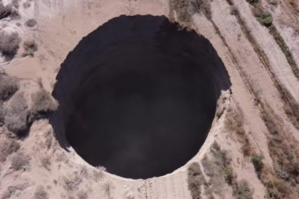 Chile abre investigação sobre surgimento de cratera de 64 metros no deserto do Atacama