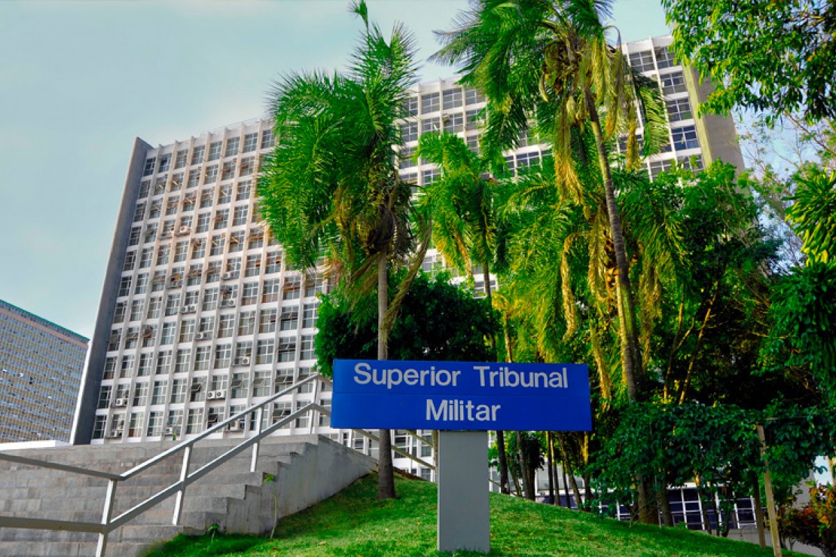 General do Exército Lúcio de Barros Góes assume o Superior Tribunal Militar