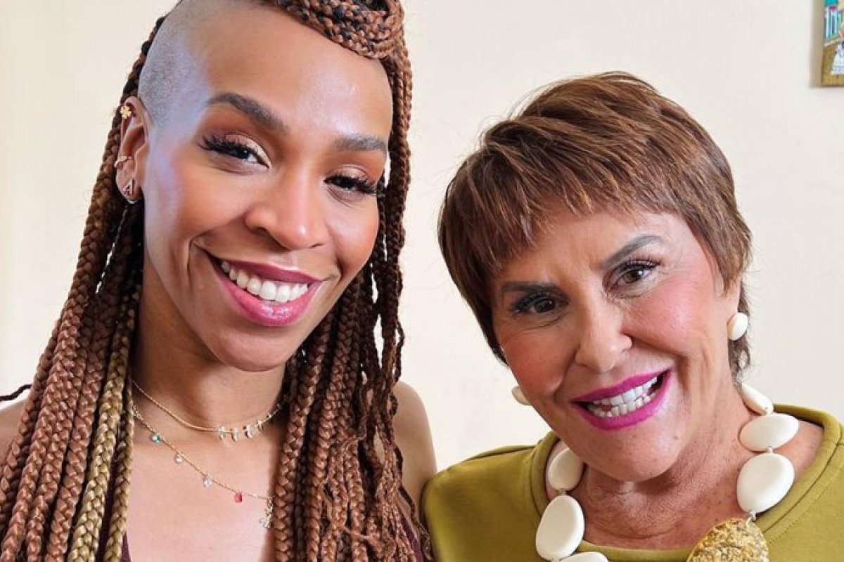 Karol Conká recebe Márcia Sensitiva em casa: "Limpa, limpa, limpa tudo"!