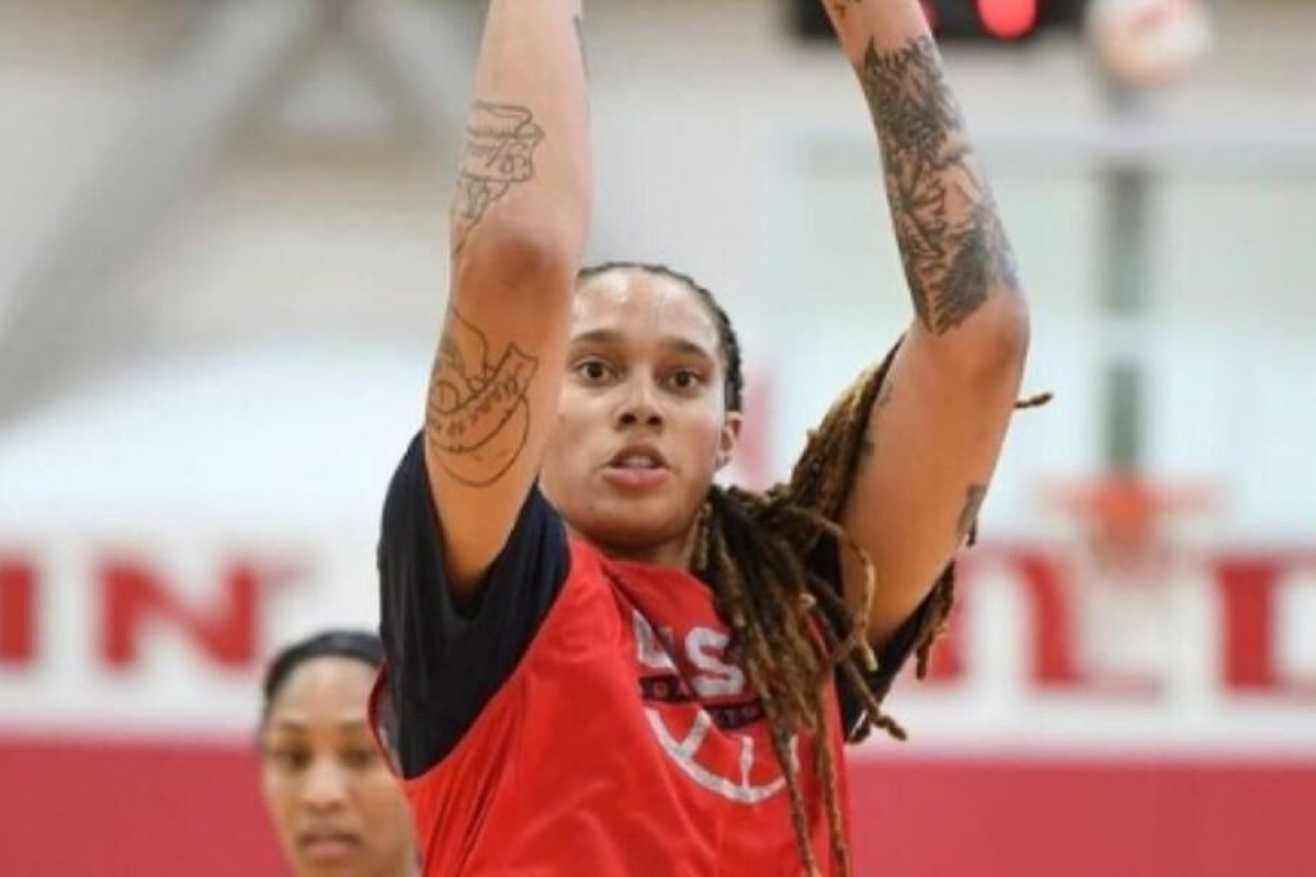 Rússia condena jogadora de basquete dos EUA a 9 anos de prisão