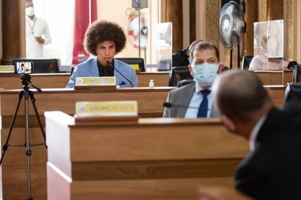 Câmara de Curitiba aprova cassação de vereador do PT que liderou ato em igreja