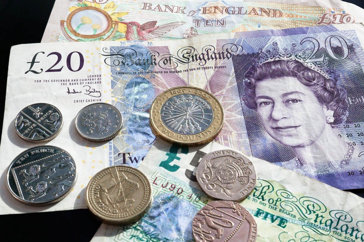 Banco da Inglaterra anuncia maior alta de juros em 27 anos