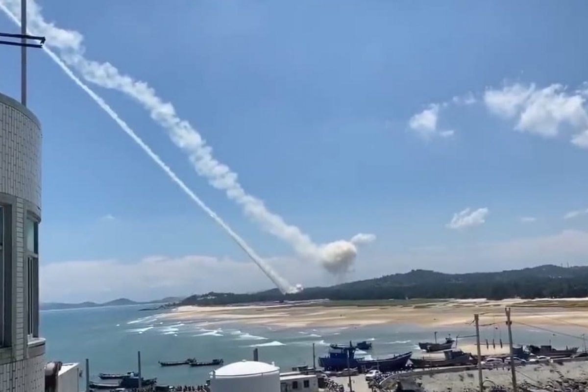 Taiwan acusa China de invadir limites marítimos com aviões e navios militares