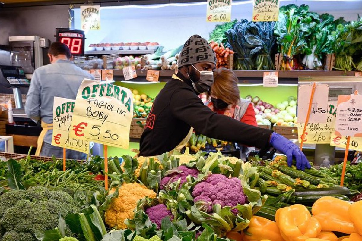 Preços dos alimentos caem em julho pelo quinto mês consecutivo, aponta ONU