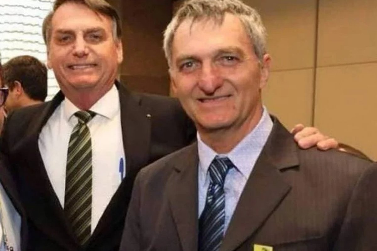 Irmão de Bolsonaro é exonerado de cargo na prefeitura de Miracatu, em São Paulo
