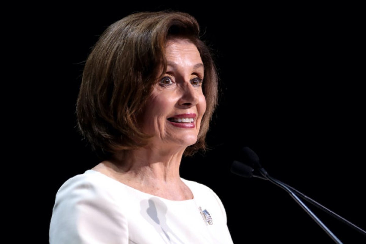 China anuncia suspensão de cooperação com EUA por visita de Nancy Pelosi