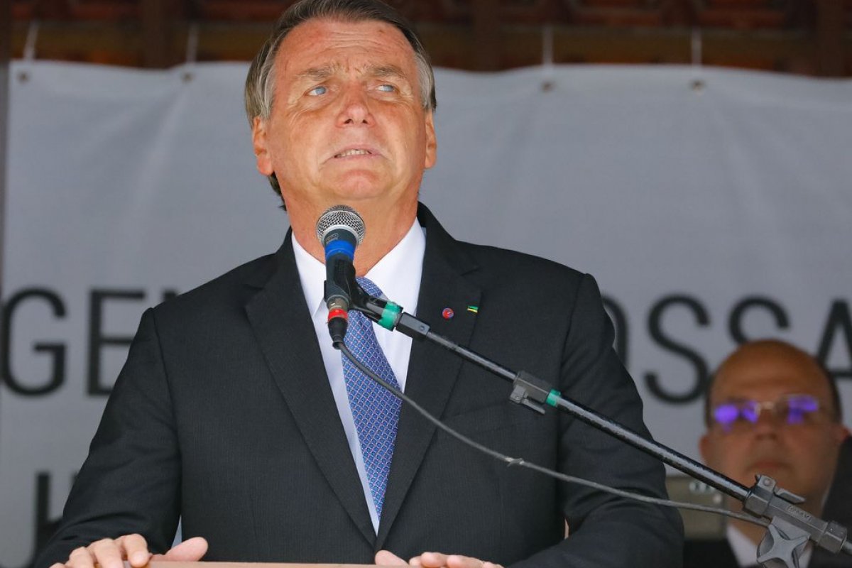 Para Bolsonaro, Brasil já saiu da crise dos combustíveis