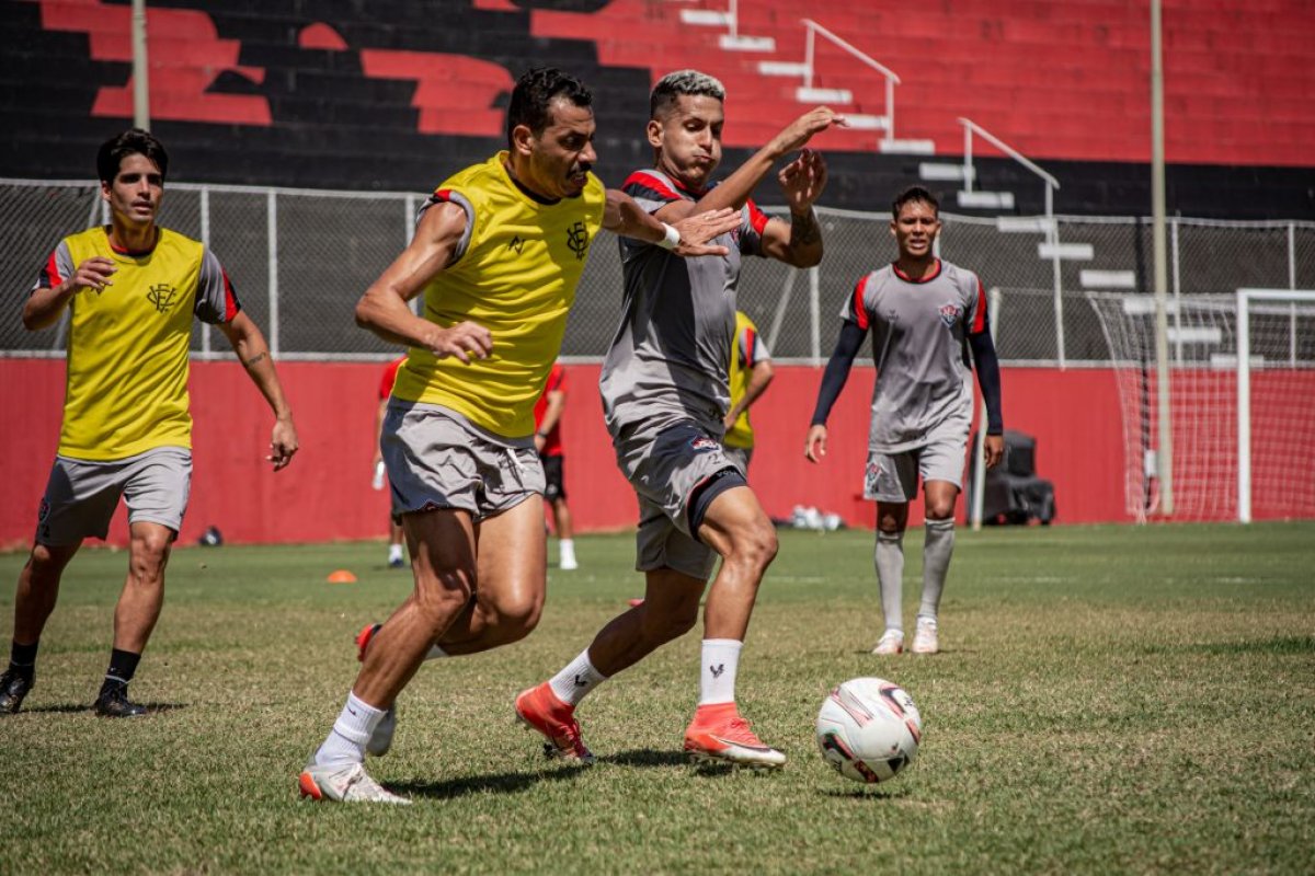 Vitória enfrenta Mirassol neste domingo (7) e tenta sobreviver na série C