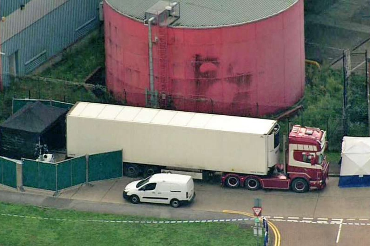 Policia britânica confirma a identidade dos 39 corpos encontrados em caminhão na Inglaterra