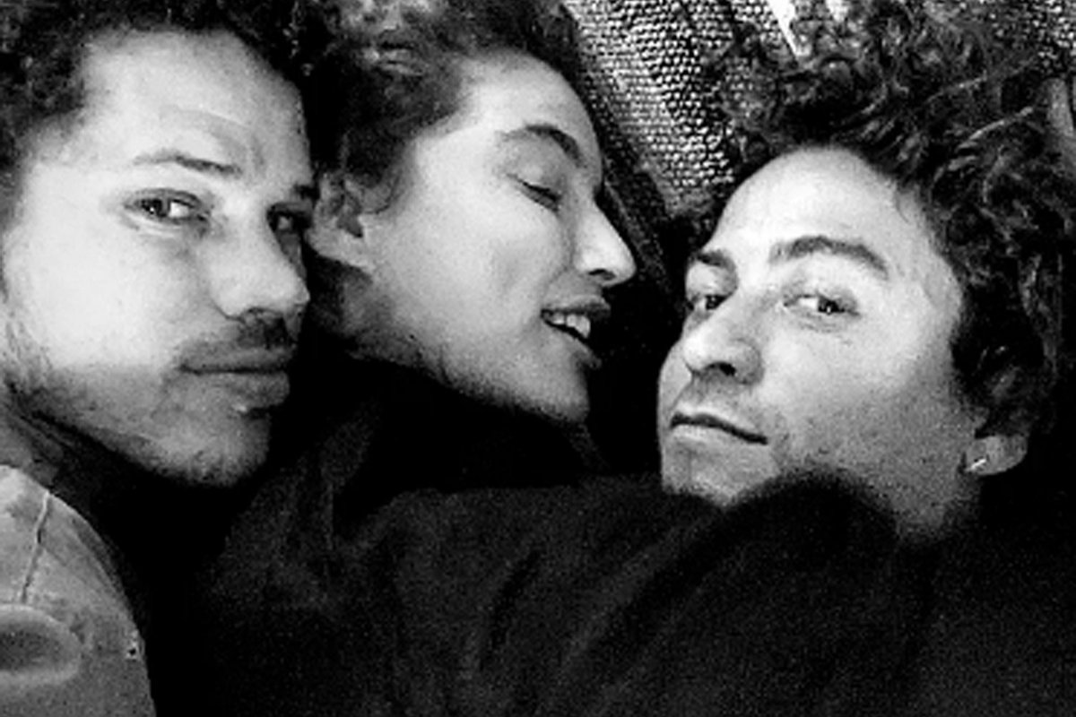 Pantanal em chamas: José Loreto faz 'conchinha' em Alanis Guillen e Jesuíta Barbosa: "Proibido não amar"