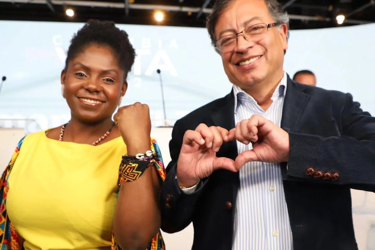 Gustavo Petro assume como o primeiro presidente de esquerda da Colômbia