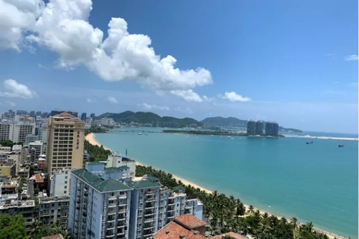 Surto de covid-19 obriga mais de 80 mil turistas a ficar em ilha no sul da China