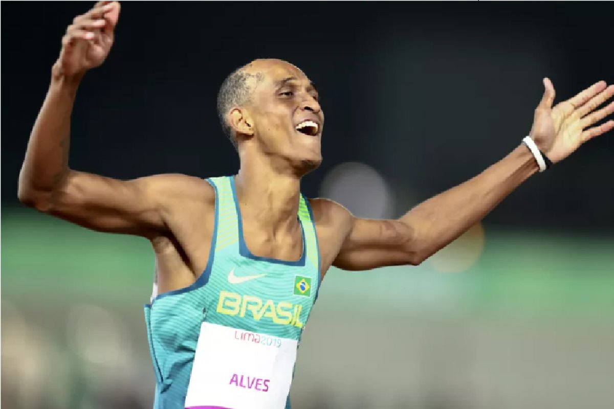 Atleta brasileiro Alison 'Piu' é prata na Hungria e prova que pode correr também 400m rasos