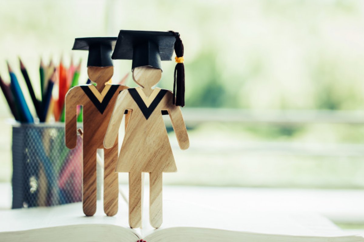 Uefs abre 42 vagas para professor substituto 