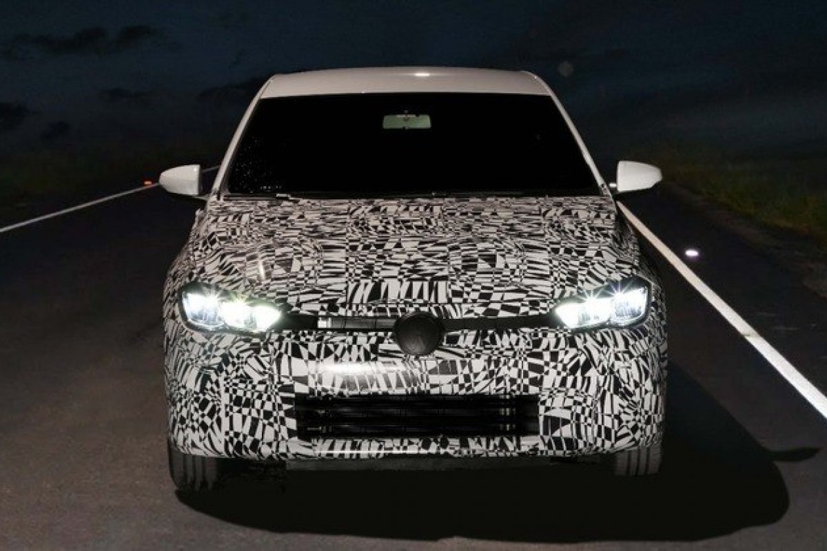Novo Polo 2023 terá exclusivo sistema de farois em LED e chega este ano