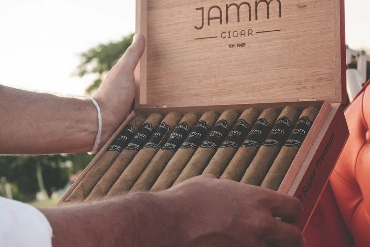 Mondo Tabaco lança charutos Jamm Cigar na capital baiana!