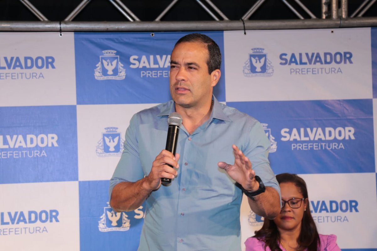 Bruno Reis comemora permanência de ex-prefeito de Feira de Santana na base de Neto