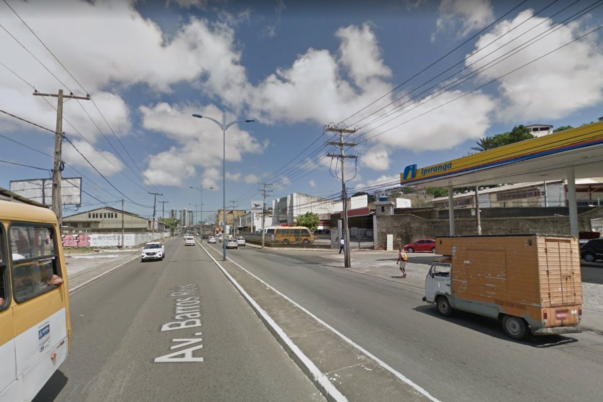 Veículos quebrados deixam trânsito lento em pontos de Salvador