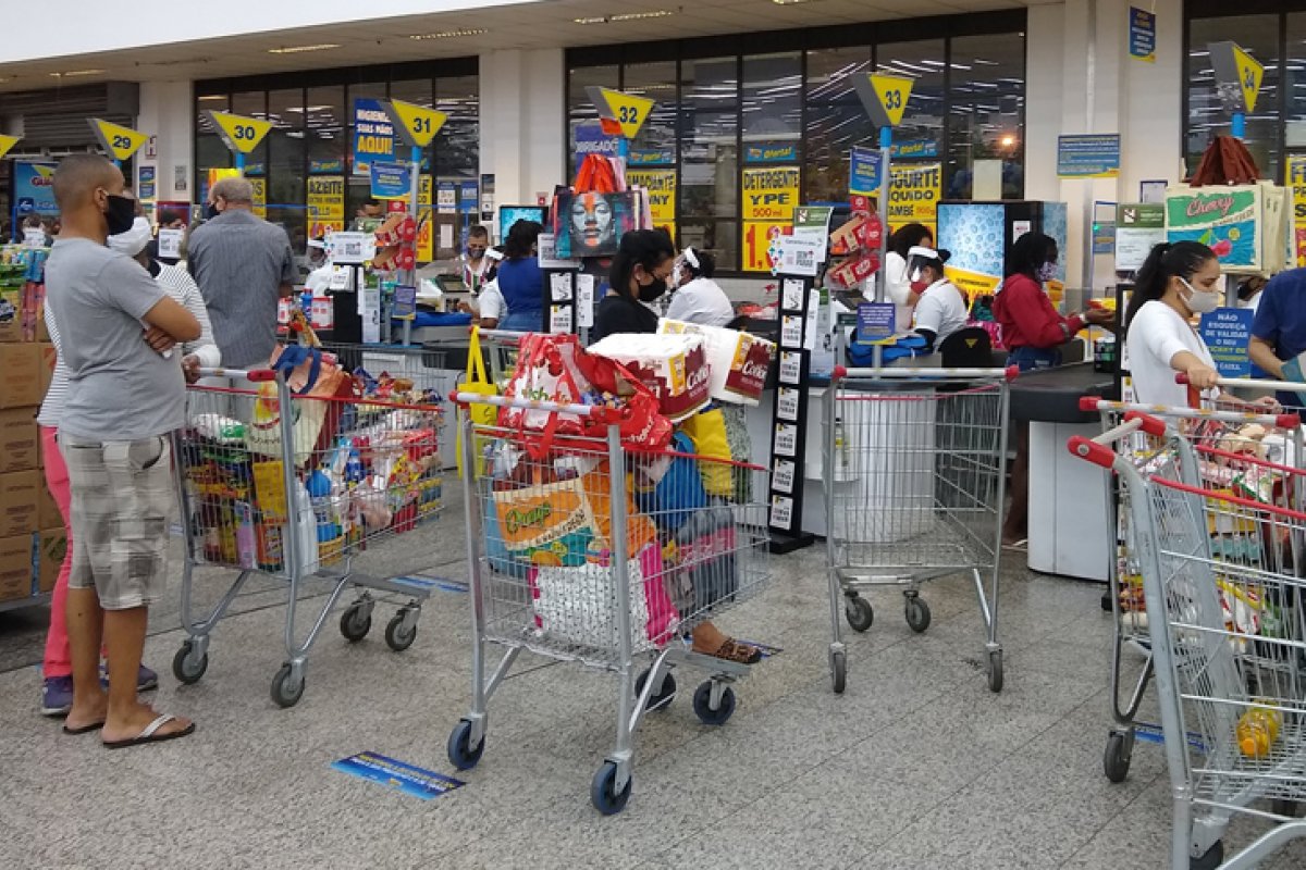 IBGE: vendas no varejo recuam 1,4% em junho, pela segunda vez consecutiva