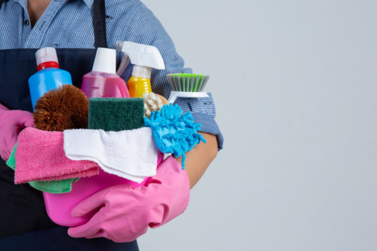 Quase metade dos brasileiros tem trabalho extra para complementar renda, diz Ipec