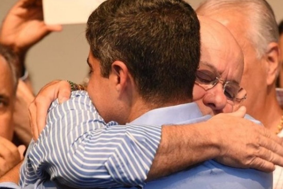 Após não ser indicado como vice, Zé Ronaldo é anunciado como coordenador da campanha de ACM Neto