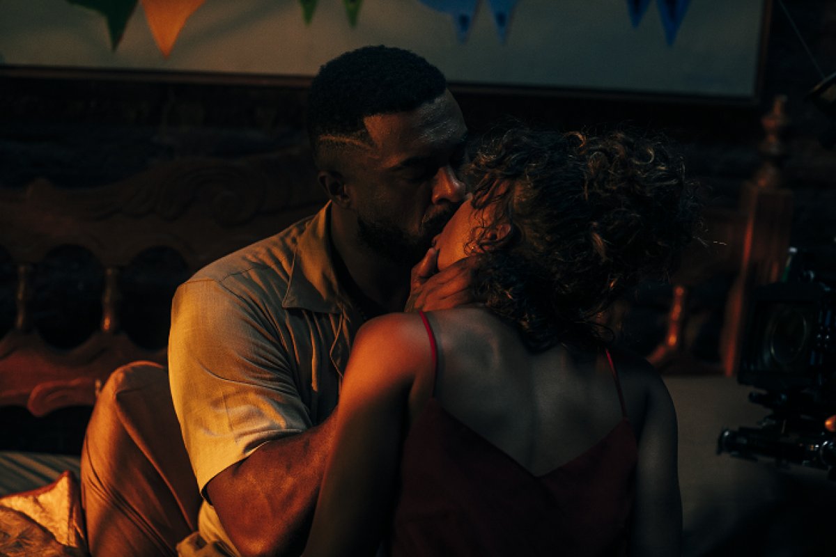 Baco Exu do Blues lança clipe do hit "20 ligações"