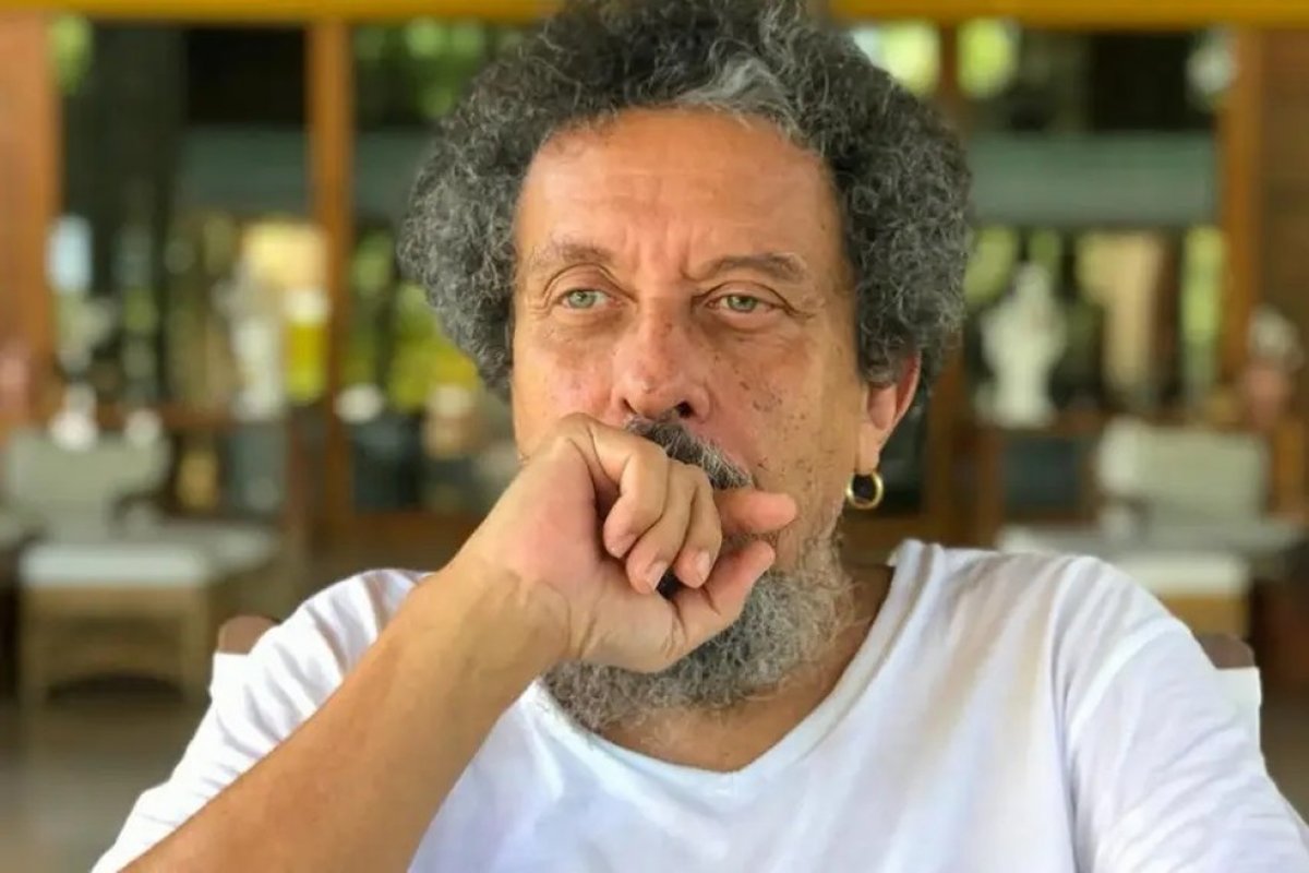 Vídeo: João Santana, marqueteiro de Ciro Gomes, é internado com princípio de AVC