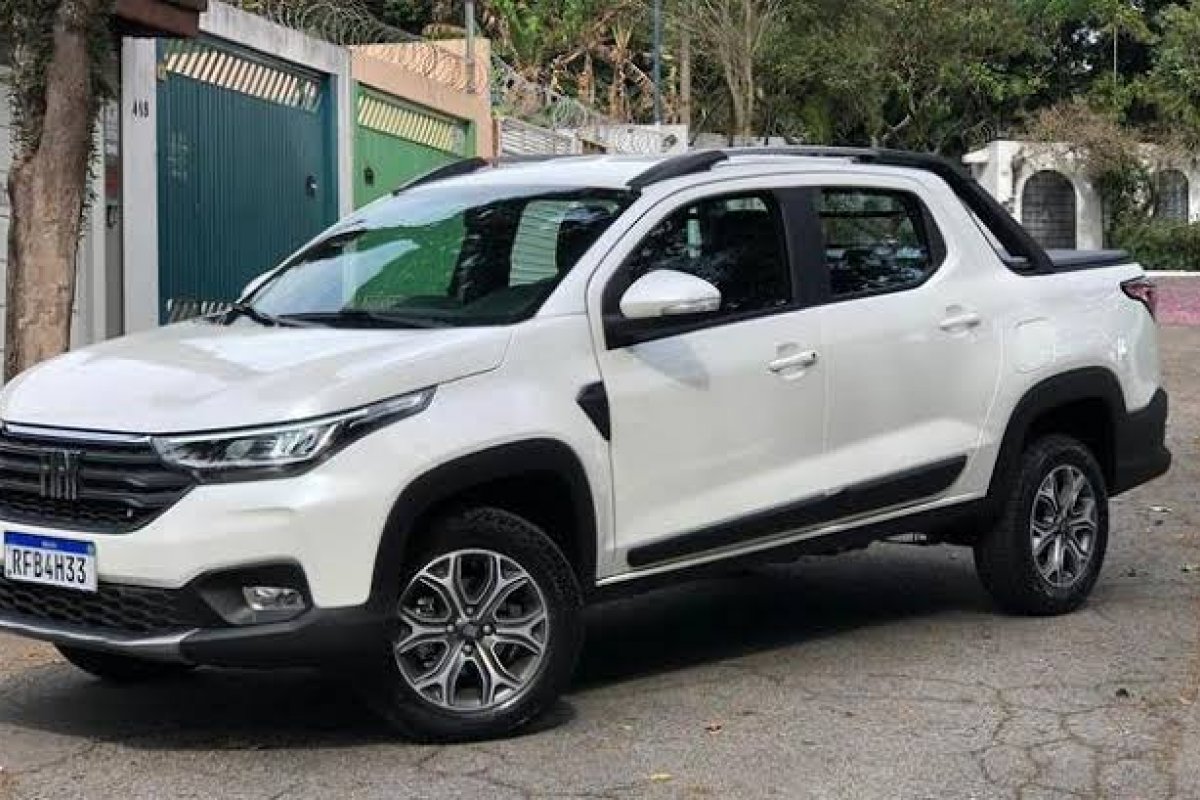 Fiat Strada tira liderança do Gol em prévia de vendas