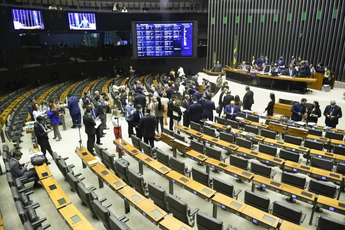 Governadores articulam no Congresso derrubada do veto de Bolsonaro à compensação de perdas do ICMS