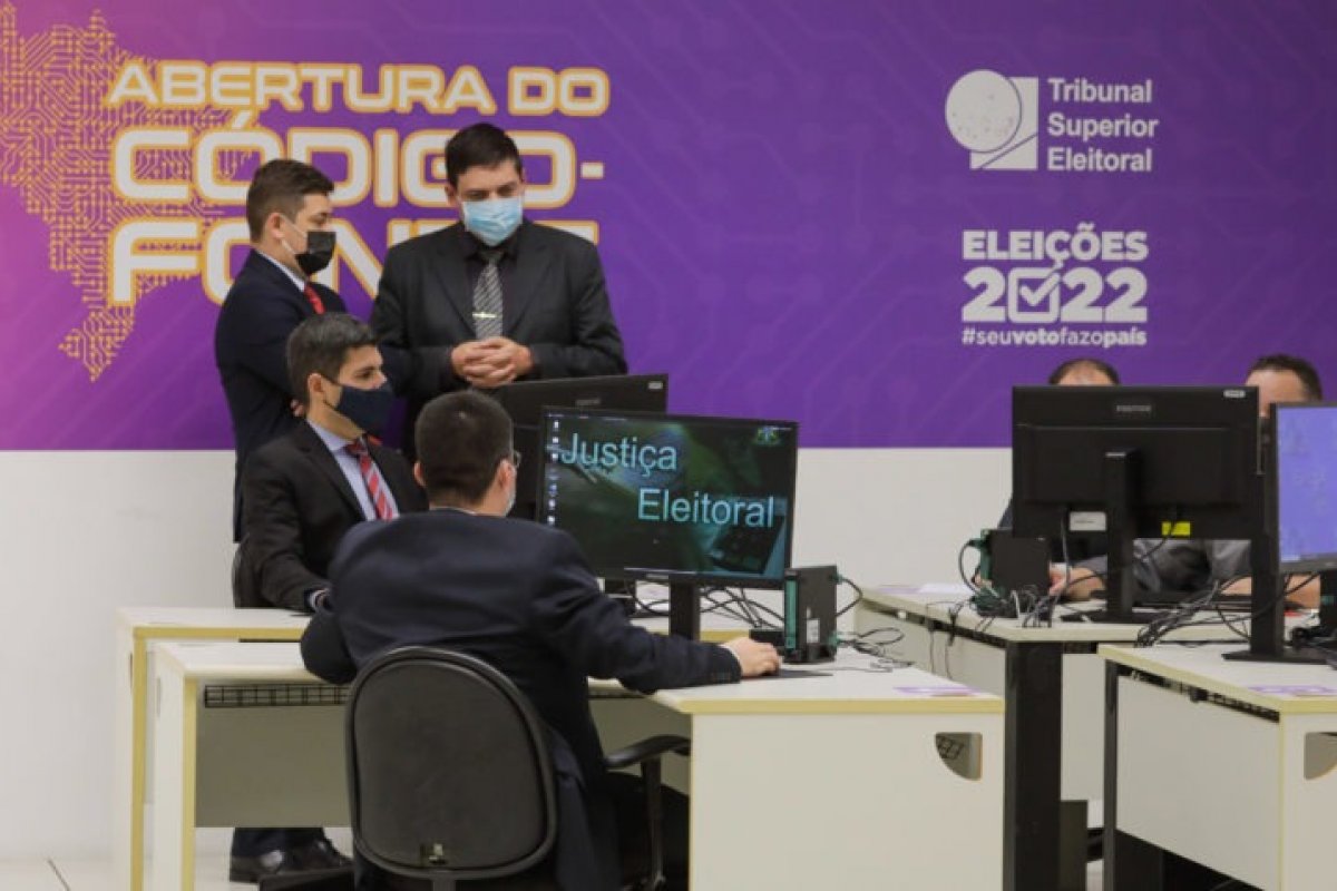 TSE baseou-se em “apuração da imprensa” para tirar coronel de comissão, diz Exército