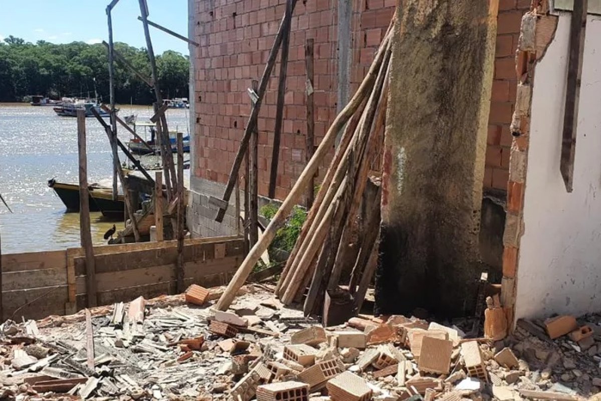 Prefeitura de Nova Viçosa destrói imóvel do artista plástico Frans Krajcberg