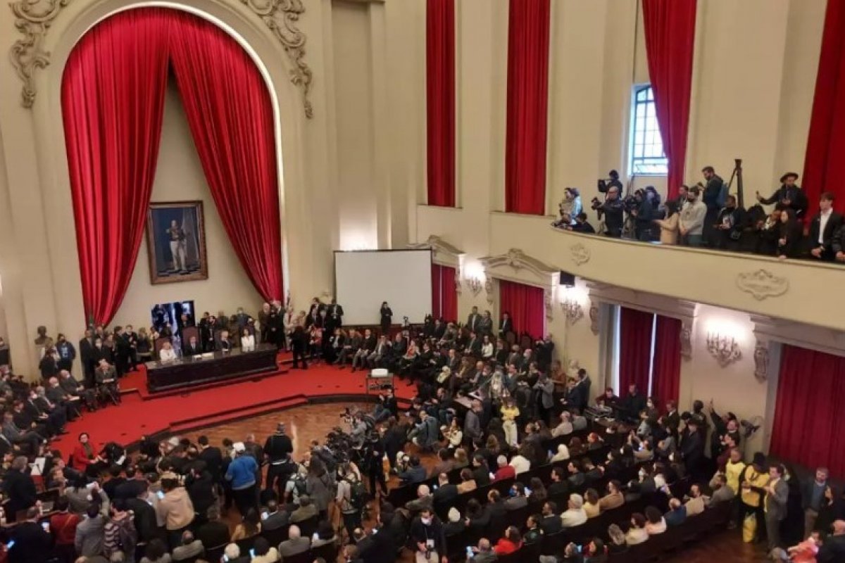 Cartas em defesa da democracia e do sistema eleitoral são lidas na Faculdade de Direito da USP