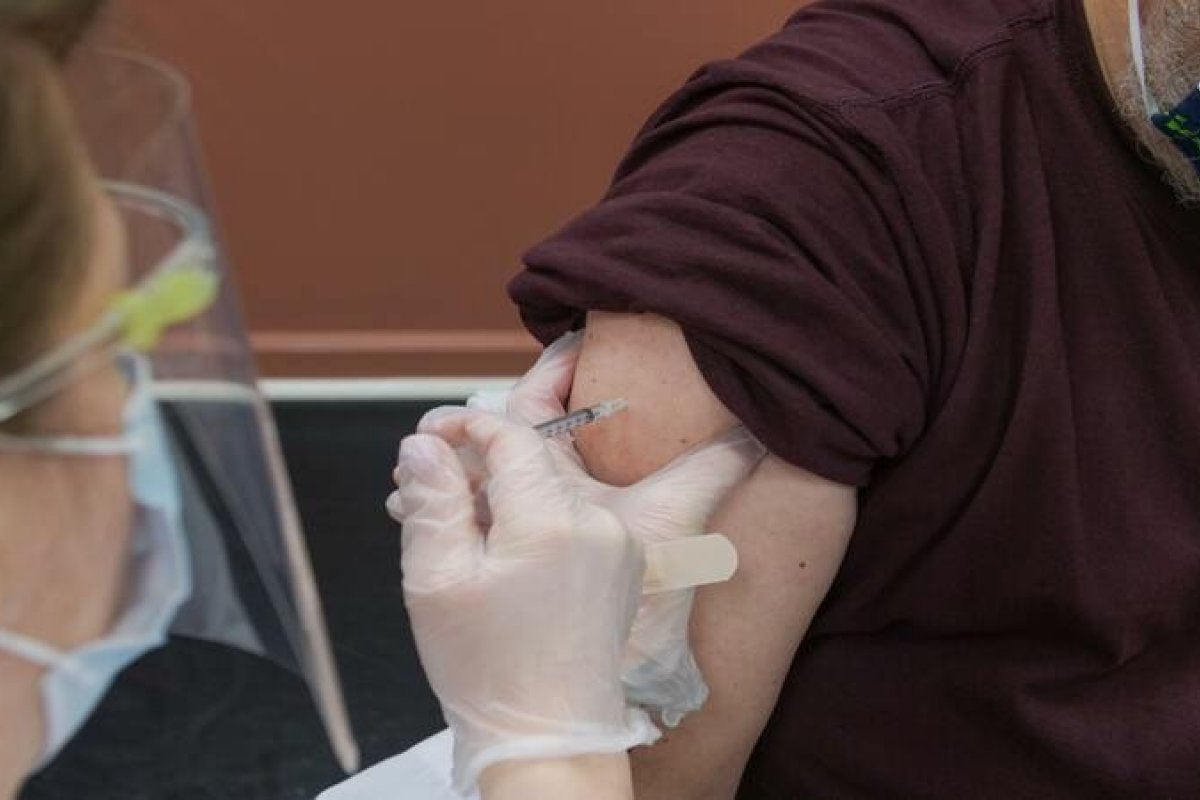 Vacinação contra a Covid-19 permanece alta e reduz hospitalização de crianças