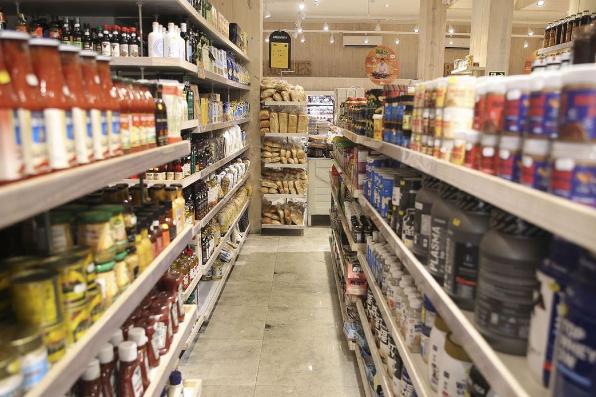 Consumo nos lares brasileiros encerra o semestre com alta de 2,20%, aponta Abras