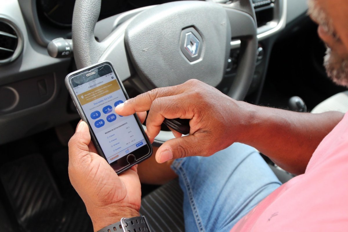 MP aciona Transalvador para que serviço prestado pela Zona Azul Digital seja regularizado