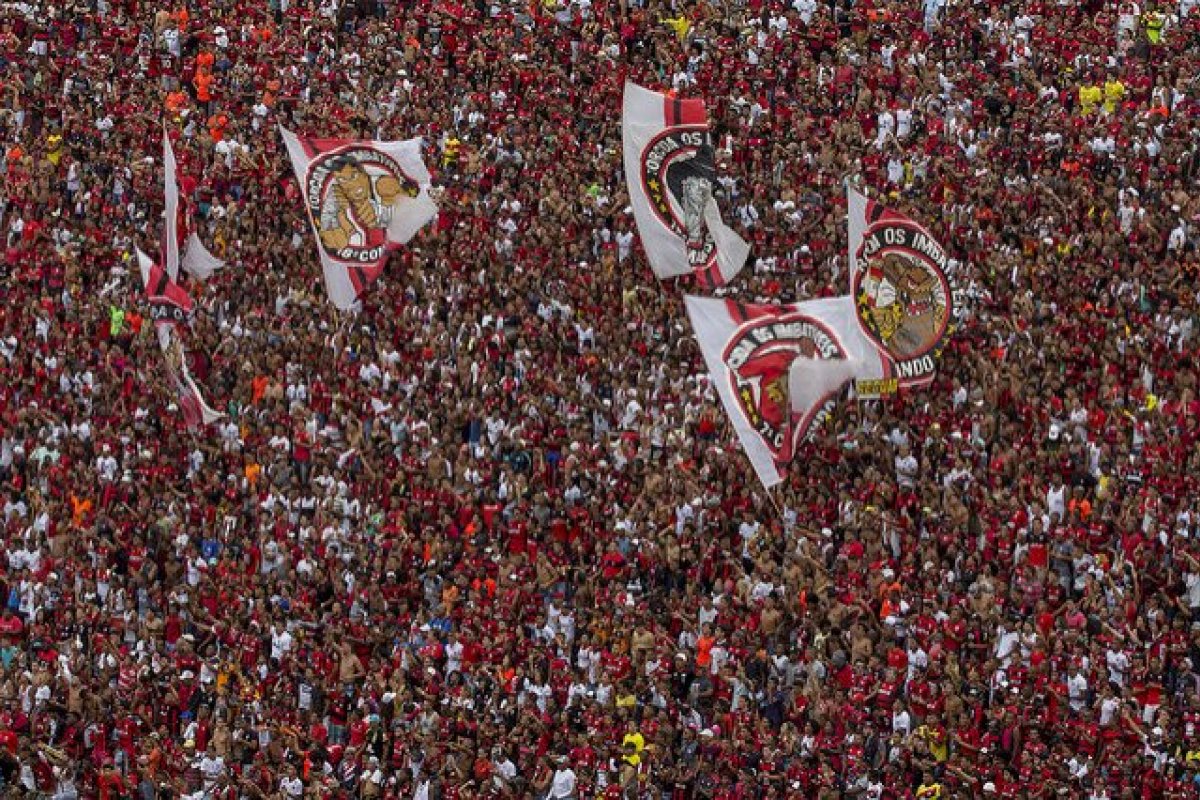 Torcida do Vitória esgota ingressos de arquibancada para jogo decisivo contra o Brasil de Pelotas